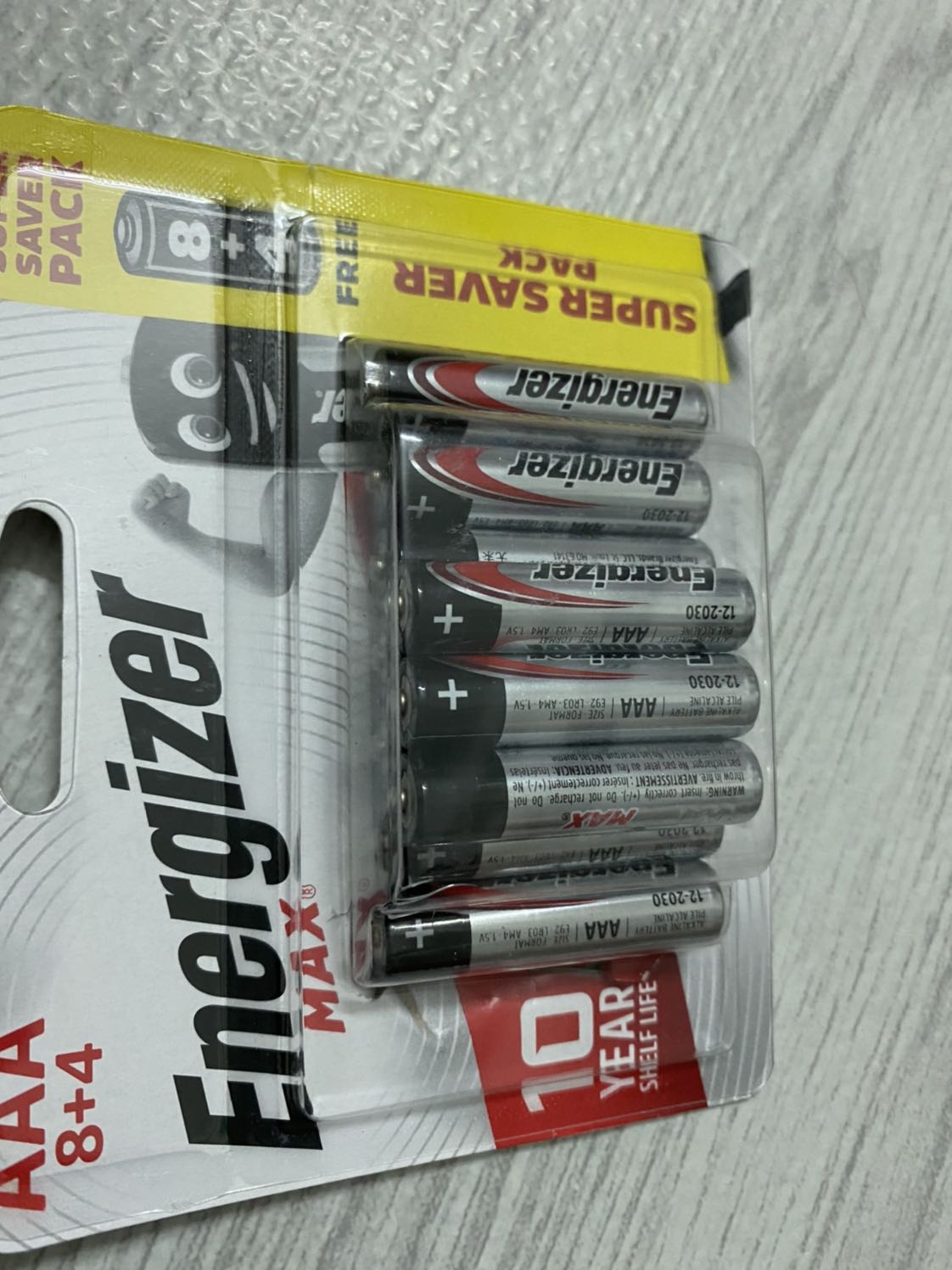 Giao hàng nhanh. Giá rẻ hơn siêu thị. Sản phẩm chính hãng. Đã lấy ra *** trên remote máy lạnh. Hài lòng.