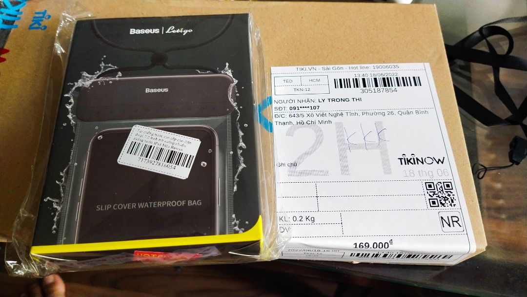 trông chắc chắn. để lặn sâu 30m xem đúng quảng cáo không