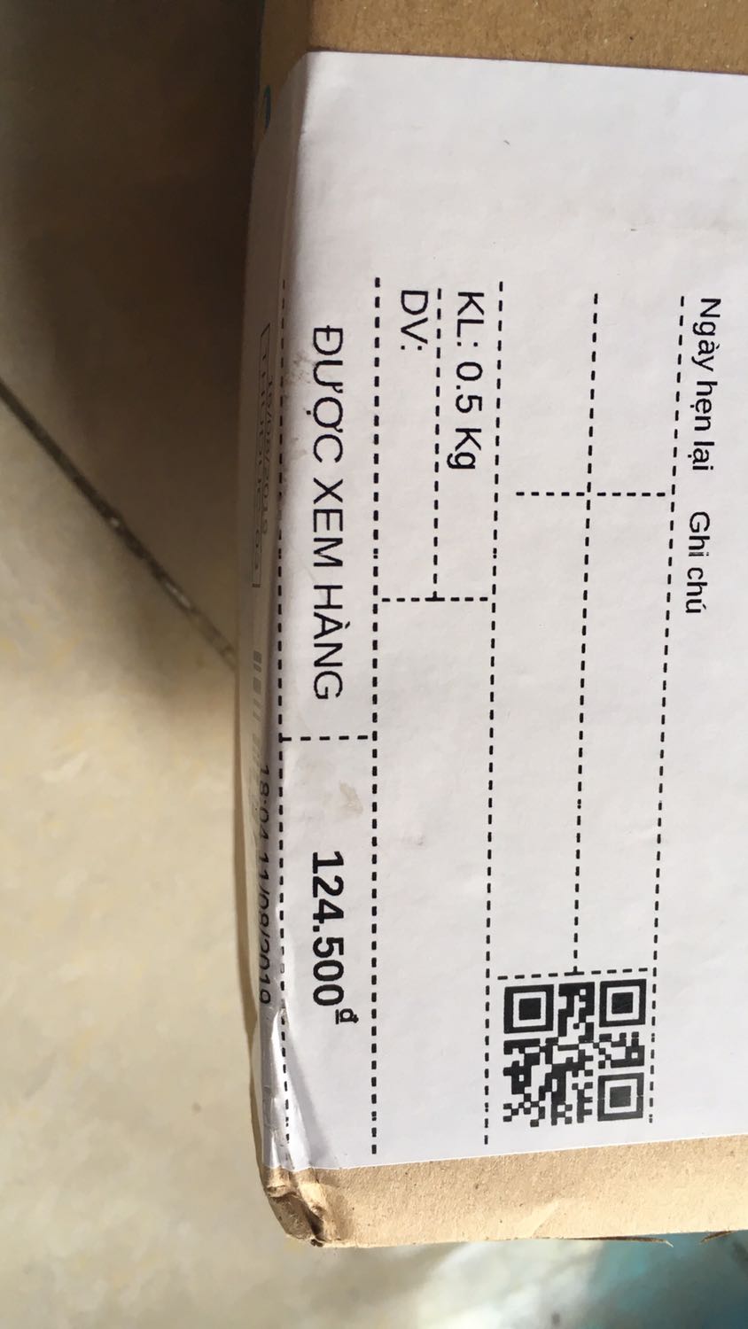 Combo 2đôi mà chỉ có 1 đôi, mong Tiki  làm cẩn thận hơn.