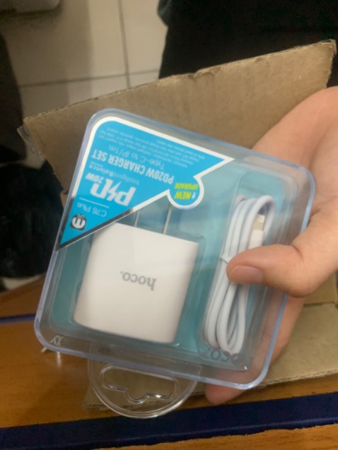 Sạc nhận đúng mẫu, sạc nhanh. Tốt