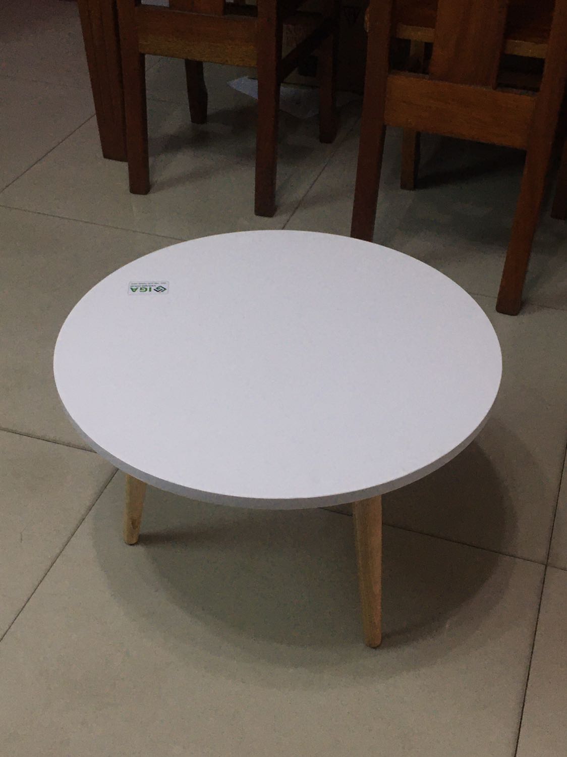 Bàn đẹp, chắc chắn. Các bạn nữ tự lắp cũng vô tư luôn nha.