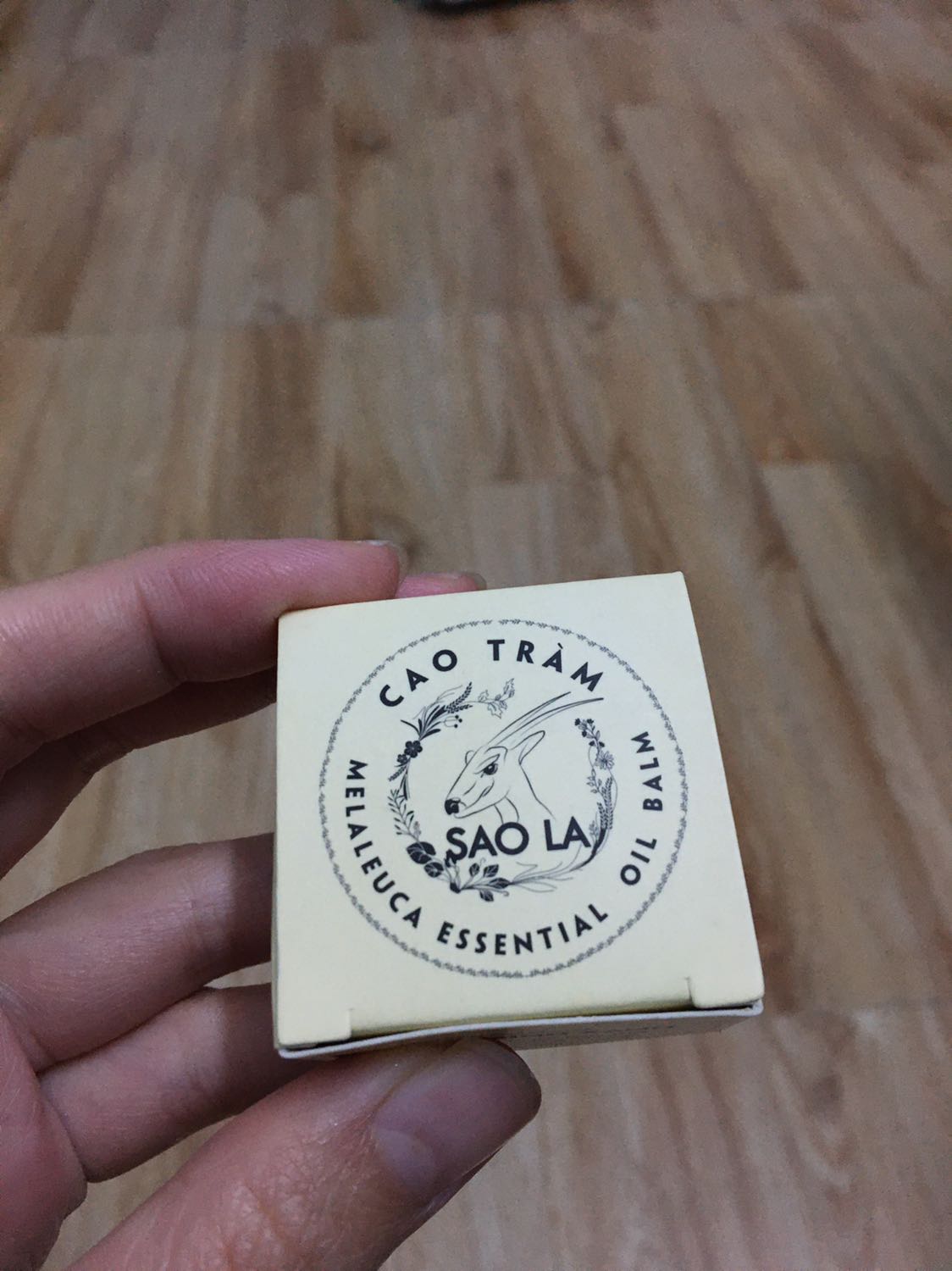 Cao thơm, mùi tràm dễ chịu, k bị nồng. Tiện mang đi hơn so với chai tinh dầu tràm hay dùng cho bé. Hết sẽ mua tiếp! Vote 5 sao Cao thơm, mùi tràm dễ chịu, k bị nồng. Tiện mang đi hơn so với chai tinh dầu tràm hay dùng cho bé. Hết sẽ mua tiếp! Vote 5 sao