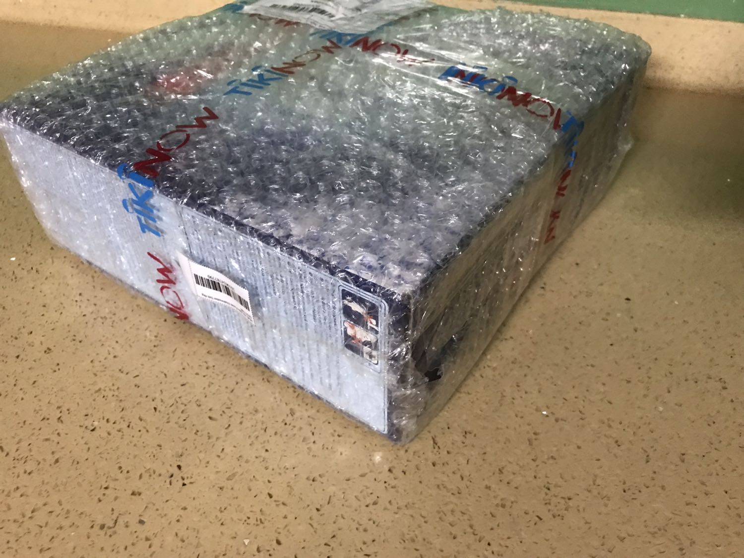 Đặt tikinow giao hàng siêu nhanh, đóng gói cẩn thận,  shop uy tín nên yên tâm về chất lượng, giá tốt.