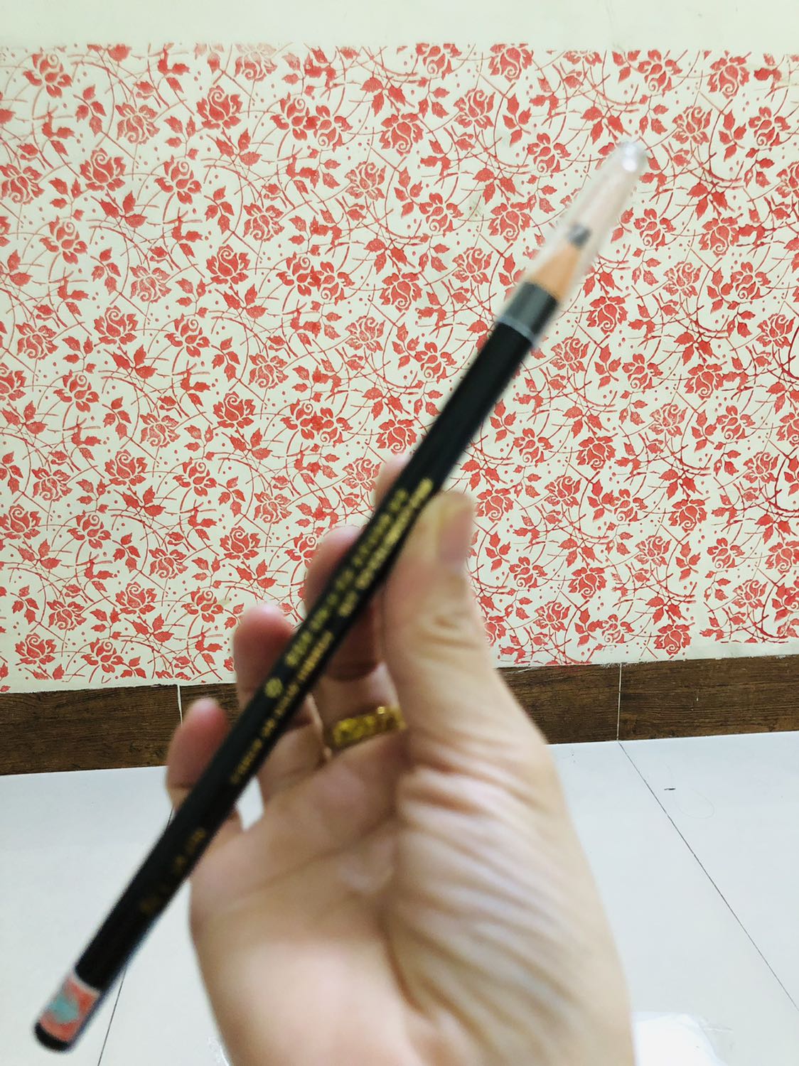 Bút chì kẻ đẹp, tiện lợi giá cả phù hợp