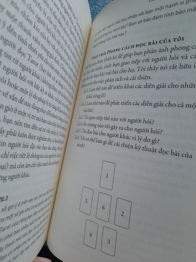 Có bọc ni-long bên ngoài sách nên tránh được việc bị bẩn.
Đóng gói sản phẩm tốt, có chóng shock cho gói hàng.
Giao hàng nhanh.