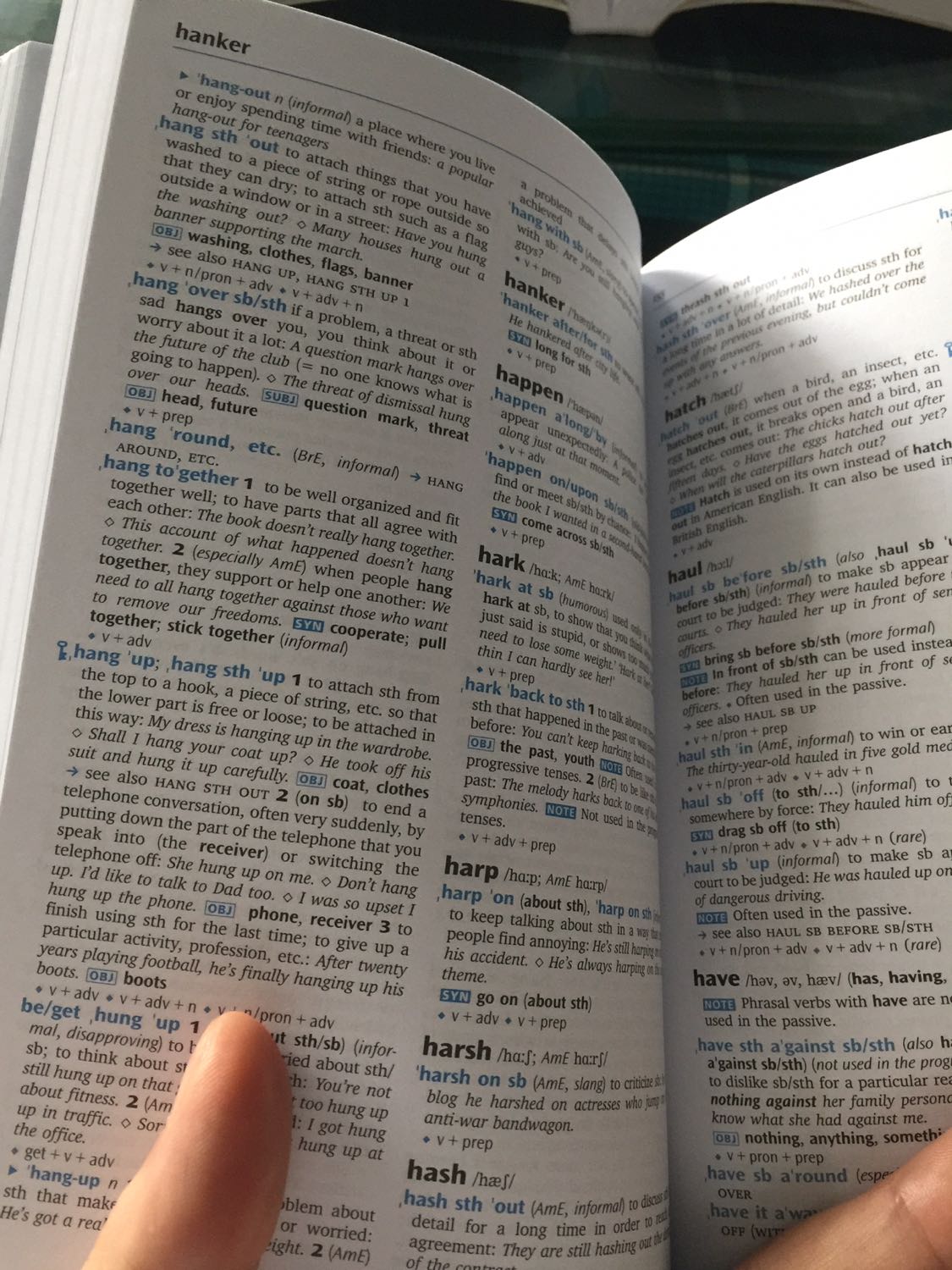 Bất kỳ ai học tiếng anh để thi IELTS hay giao tiếp trình độ advanced cũng nên mua cuốn này.
Oxford quá nổi tiếng rồi.
Nhưng Tiki giao mấy cái từ điển này lâu quá nên cải thiện dịch vụ. Vì đợi lâu nên cho 3 sao thôi.