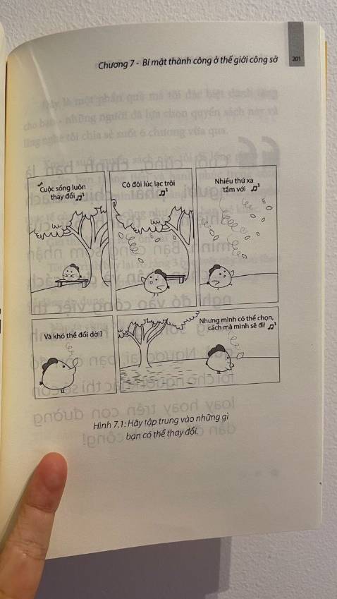 mấy cái drama trong cuốn sách này ngày nào công ty mình cũng có, nhưng nhờ đọc sách, mình lại cảm thấy, ủa hình như  trước giờ mình nghĩ sai. Đúng là nhờ tuổi trẻ gánh team, "tuổi già" mới có được cái nhìn tổng quát, biết được lúc nào cần làm gì, việc này nên giao cho ai