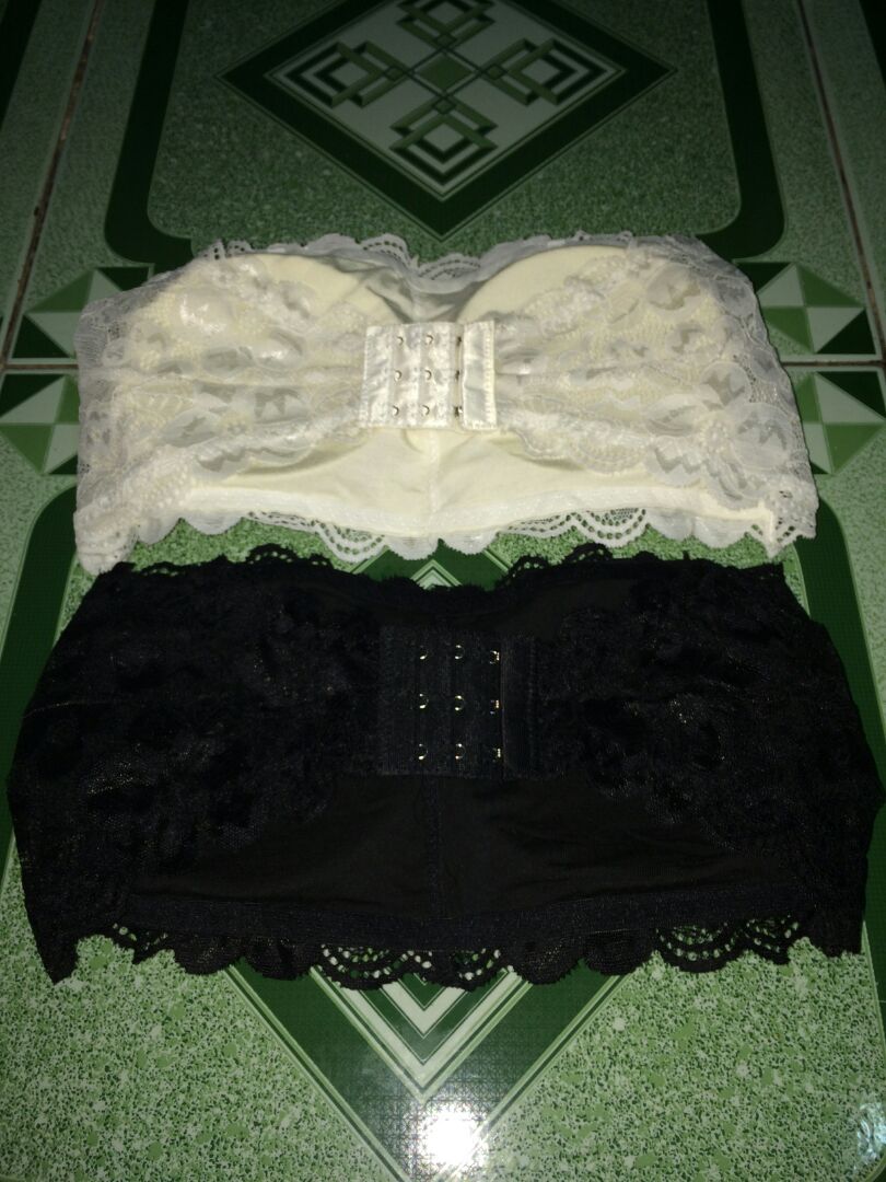 Nhận hàng mà hồi hộp gì đâu ý. Từng mua của MISA Shop 1 lần rồi, shop vẫn không làm mình thất vọng. Vải mềm mịn, mình thử kéo giãn hết cỡ thấy co giãn tốt lắm chứ không mỏng manh, đường may đẹp và chắc, thấm nước tốt, khóa cài chắc, cái màu đen còn lấp la lấp lánh nữa, mút mỏng có thể tháo ra được. Mình mặc vừa y ?