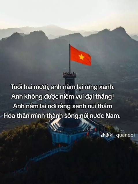 " Đò lên Thạch Hãn ơi chèo nhẹ 
  Đáy sông còn đó bạn tôi nằm 
  Có tuổi hai mươi thành sóng nước 
  Vỗ yên bờ mãi mãi ngàn năm "
Những bức di thư trong 81 ngày đêm bảo vệ Thành cổ Quảng Trị là cuốn sách ai cũng phải đọc một lần trong đời. Để hiểu một thời đau thương của đất nước, biết thương non sông này đã mấy bận chia đôi, biết ơn hàng triệu người đã hòa mình vào lòng đất để bình yên chúng ta có được ngày hôm nay. Một cuốn sách chỉ vỏn vẹn 118 trang nhưng chất chứa biết bao sự đau thương, nhói lòng của người chiến sĩ gửi về cho gia đình. Tự hào là người Việt Nam 🇻🇳🇻🇳🇻🇳