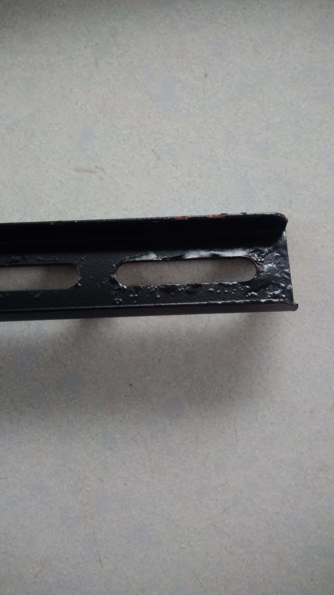 hàng quá tệ,khung treo bị rỉ sét bong sơn.mọi người có mua nên cẩn thận