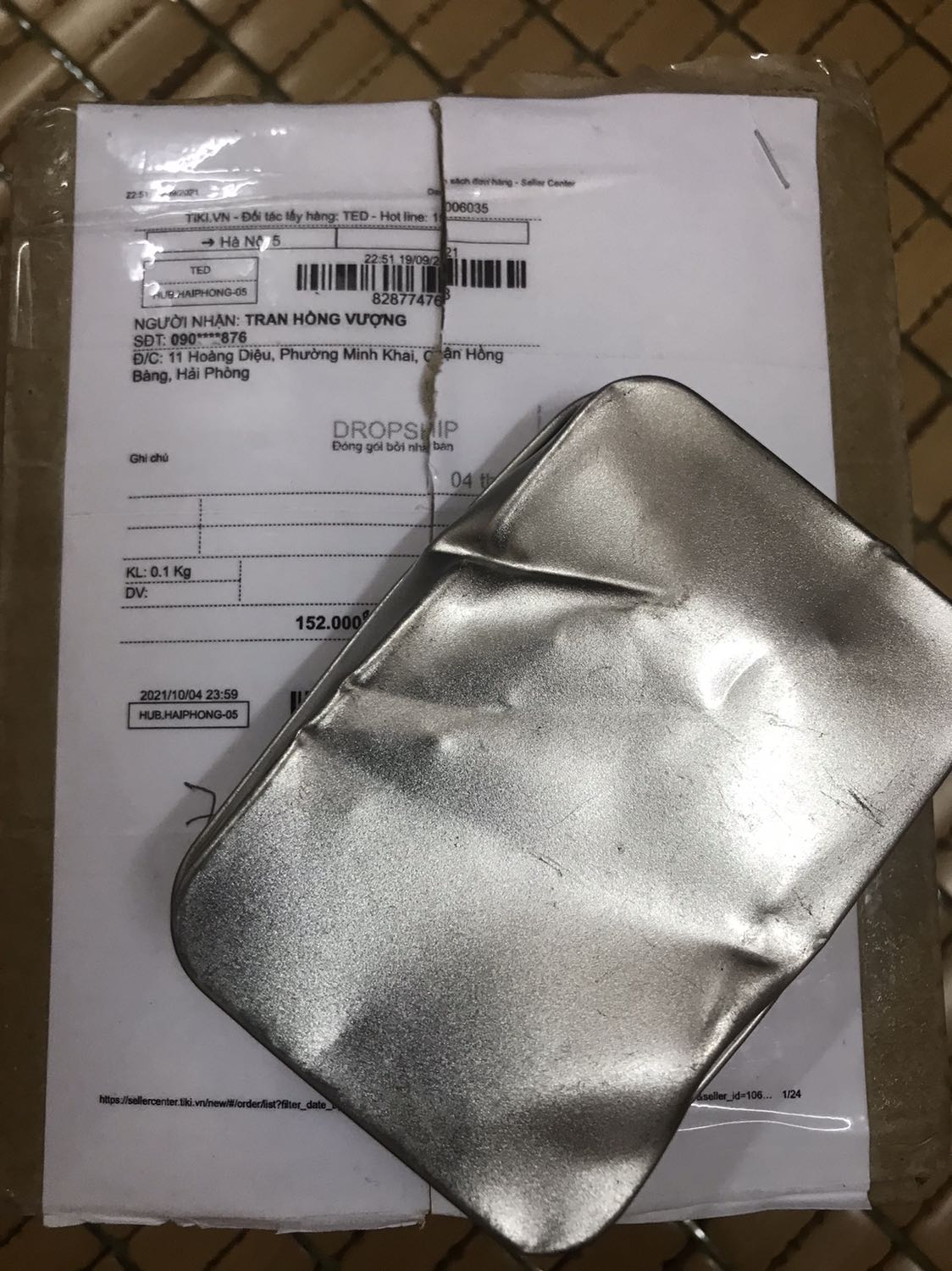 Hàng vừa nhận bóc ra, vỏ  méo mó, bẹp rúm, kém chất lượng, đề nghị shop hỗ trợ đổi hàng Hàng vừa nhận bóc ra, vỏ  méo mó, bẹp rúm, kém chất lượng, đề nghị shop hỗ trợ đổi hàng