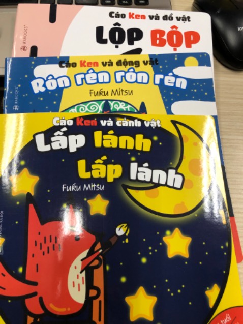 Đóng gói ko cẩn thận nên bị rách mép bìa, sách mới nhưng theo mình thì hình ảnh ko đẹp lắm Đóng gói ko cẩn thận nên bị rách mép bìa, sách mới nhưng theo mình thì hình ảnh ko đẹp lắm