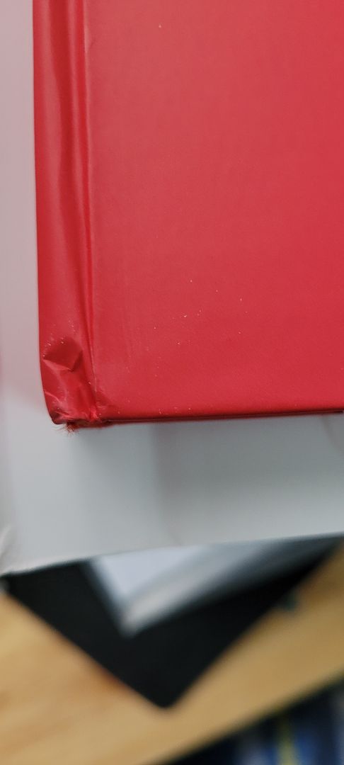 giao hàng chậm, sách móp góc. sách bị nhiễu keo dính trang hơi nhiều phải dùng dao rọc ra 
không hài lòng lắm