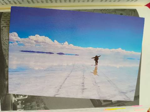 Mở đầu tranh sách là bản đồ thế giới, bắt đầu từ Campuchia đến điểm cuối Mozambique đi qua nhiều nơi khác nhau châu âu, châu úc và bắc mỹ giàu có, nam mỹ giàu nghèo khác biệt lớn nhưng họ rất sùng đạo, châu phi thì quá nguy hiểm và nghèo nàn lạc hậu. Mình ước được một lần được đi du lịch nhiều nơi như anh Trần Đặng Đăng Khoa