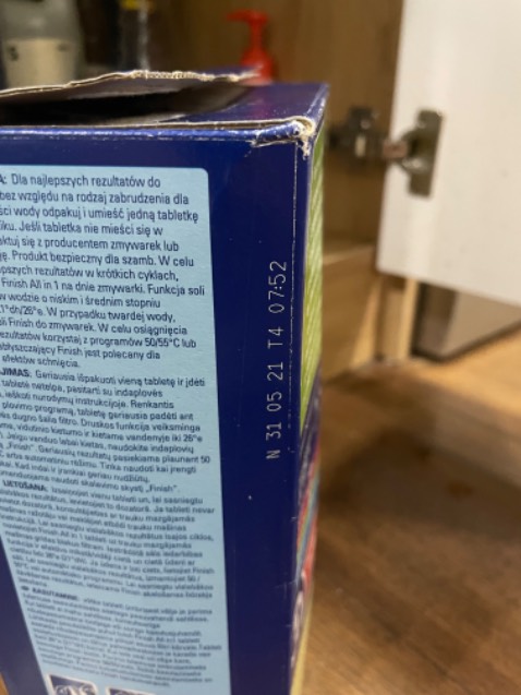 Giao hàng hết hạn. Viên rửa đã bị chảy nước