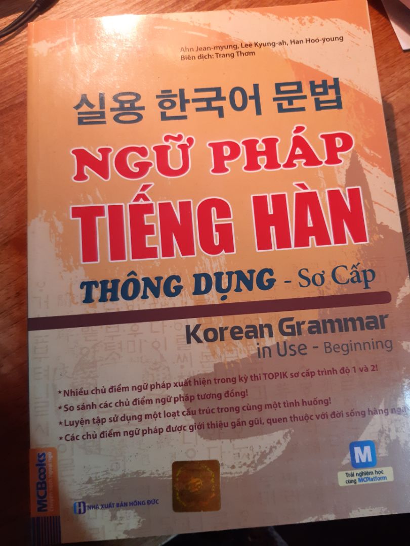 Tiki giao hàng rất nhanh và đóng gói đẹp, sách về tay mới tinh cực đẹp luôn ? nội dung thì khỏi bàn về sách của mcbooks rồi, quá tuyệt vời ? Highly recommend bộ sách này cho các bạn học tiếng Hàn nha