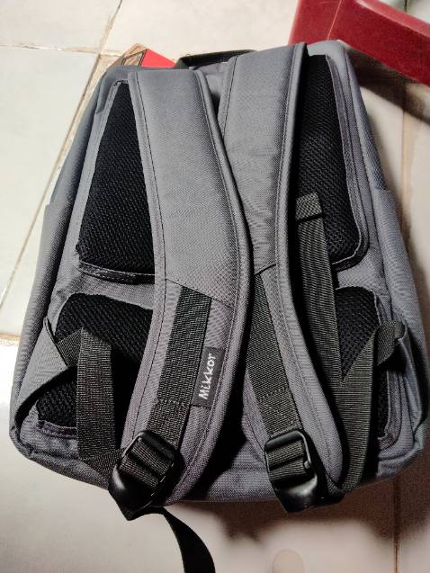 Hàng tốt, đường may sắc sảo chất liệu vải tốt y như hình, giao hàng nhanh mình rất thích...