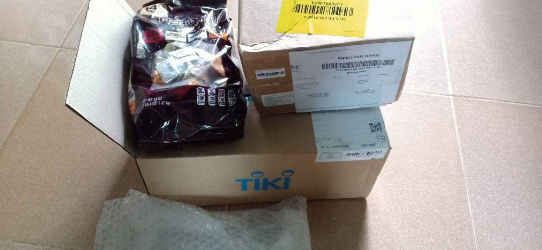 sản phẩm giống mô tả, đóng gói cẩn thận. bên ngoài 2 hộp, bên trong có bọc chống sốc. với khẩu vị của mình thì ngon, còn người khác thì k biết?.