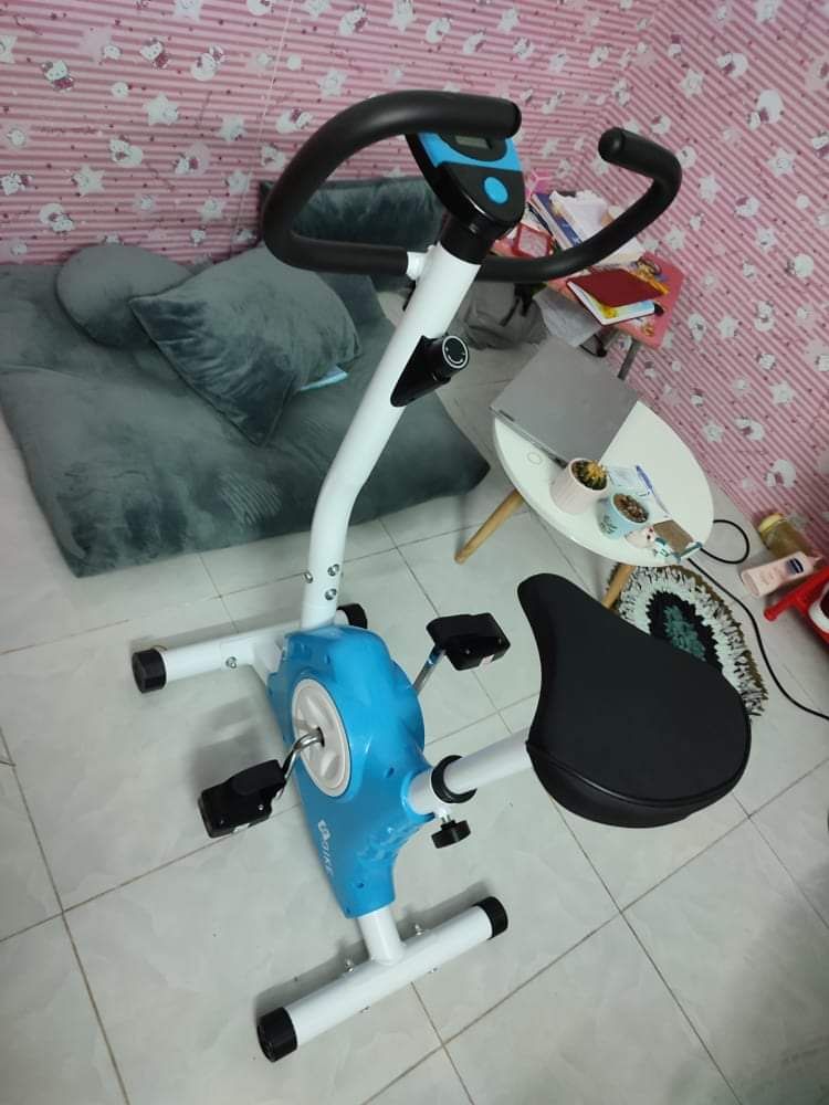 Giao hàng nhanh. Lúc ráp hơi cực vì mình là con gái, *** mấy cái lắp ráp này cực kỳ luôn, thêm cái là sức mình yếu, vặn ốc mỏi cả tay, nhưng ráp xong chạy thử thì thích lắm. Xe chạy êm ru, không có tiếng ồn hay gì cả. Túm lại là rất rất thích sản phẩm này, giá cũng phải chăng so với mặt bằng chung, cảm ơn shop nhé!