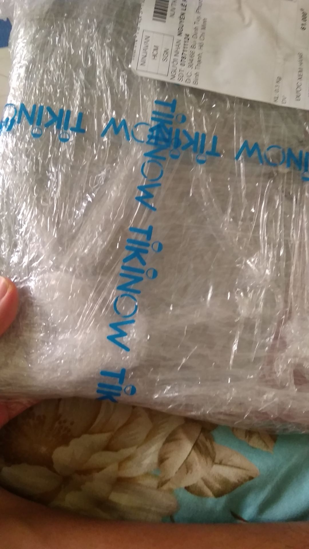 móp nhẹ góc trái ahuhuhuhu 
2000 từ tối thiểu. ?????