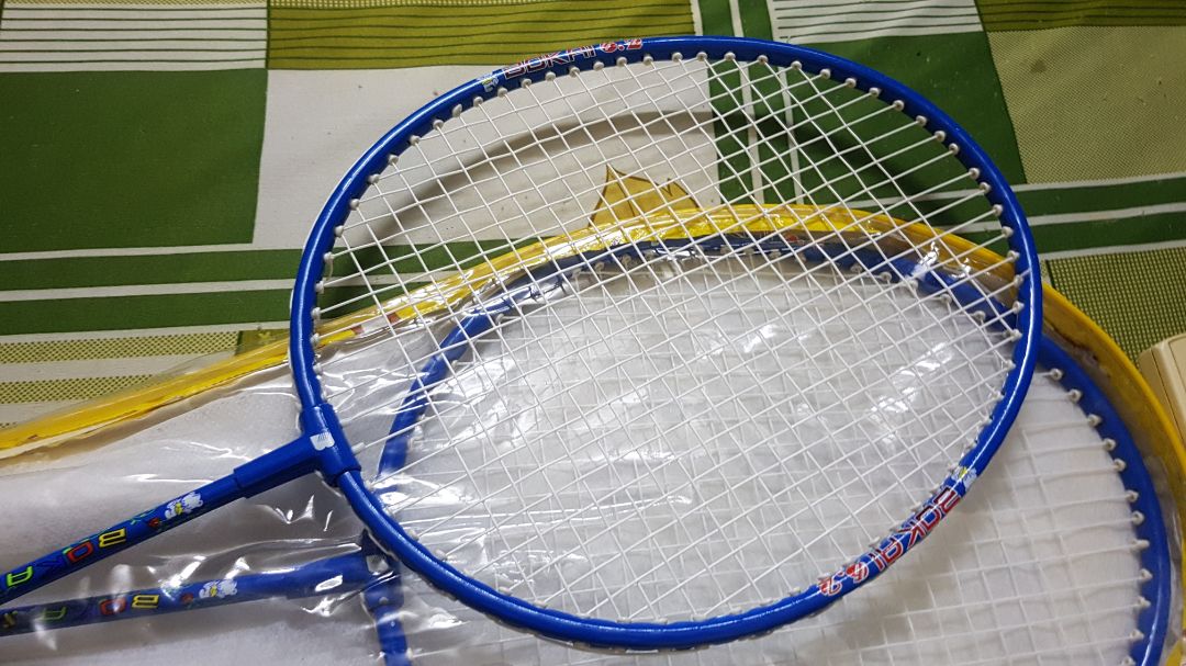 Vợt dành cho trẻ em nên chất lượng như vày là rất ok, cầm rất chắc tay, lưới đan cũng có vẻ tốt tương đương mấy loại thương hiệu nổi tiếng. Cực kỳ hài lòng. giao hàng nhanh, gói hàng cũng ok. 5 ⭐⭐⭐⭐⭐