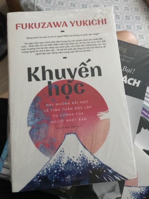 Sách đóng gói cẩn thận