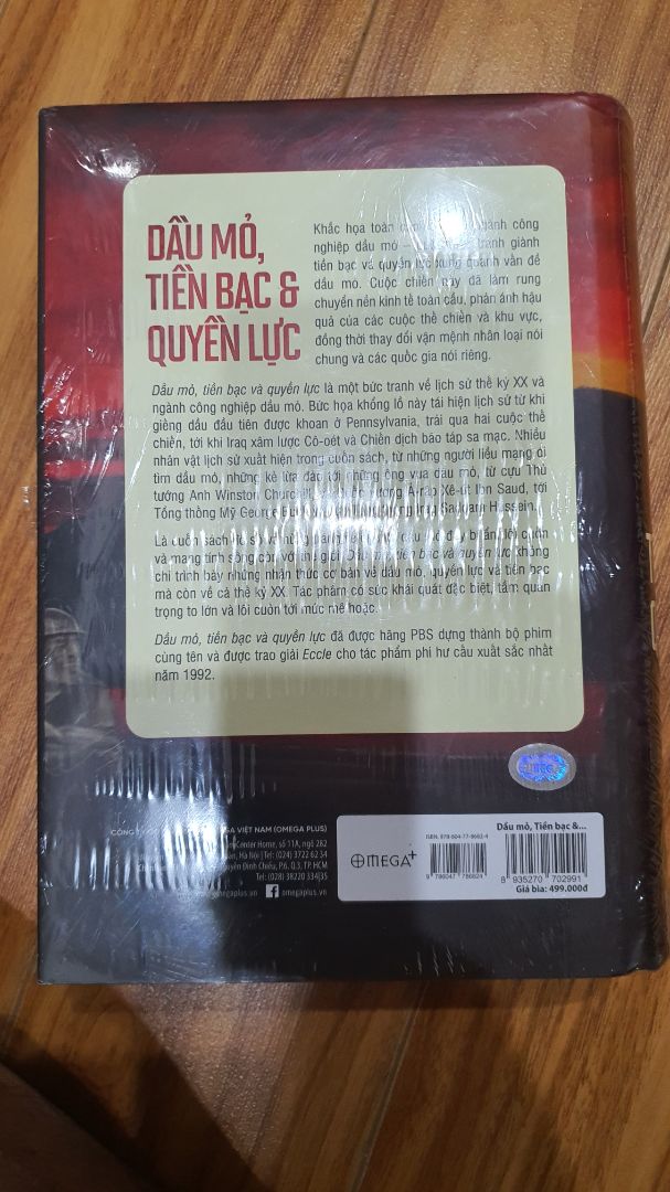 Quyển sách chỉ với 2 từ: nặng, chất. Cũng phù hợp khi không có gối đầu thì có thể sử dụng. 5* luôn.