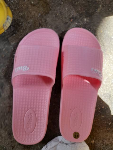 Sản phẩm đẹp giống như hình. Shop giao nhầm hay sao ak. Có thêm đc 2 sản phẩm nữa. Rất thích. Cám ơn shop sẽ tiêp tục ủng hộ shop Sản phẩm đẹp giống như hình. Shop giao nhầm hay sao ak. Có thêm đc 2 sản phẩm nữa. Rất thích. Cám ơn shop sẽ tiêp tục ủng hộ shop