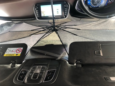 Dùng rất tiện lợi, nếu đỗ xe thời gian ngắn khoảng 1h đổ lại sẽ rất hiệu quả, bảo vệ taplô không bị nắng chiếu trực tiếp khá hiệu quả, rất hữu ích trong tầm giá.