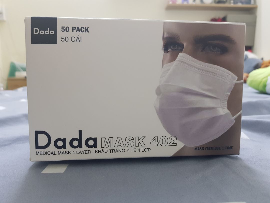 Hàng được đóng gói cẩn thận mặc dù phải giao trong 1 ngày " mưa trôi cả bầu trời nắng"
Chất lượng: chất vải dày, màu xanh; đóng gói mỗi cái 1 bịch riêng rất vệ sinh
Giá cả: hợp lý trong mùa Covid