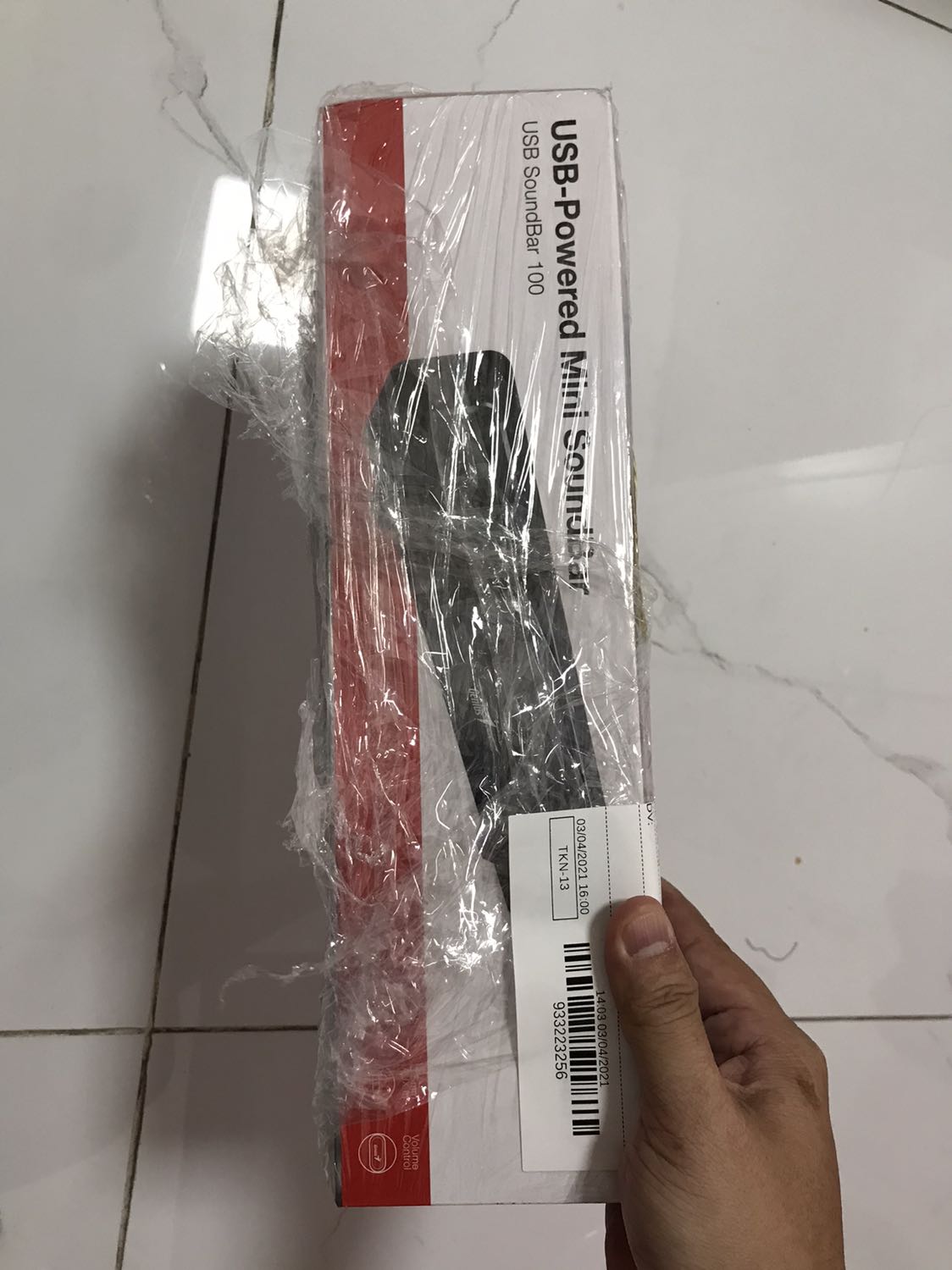 Tiki giao hàng nhanh, đóng gói ok.
Loa có âm thanh ổn trong tầm giá, nghe nhạc xem phim ăn đứt con loa zin của laptop.
Nên chỉnh âm thanh tầm 90% trở lại thì tốt nhất, khi vặn max thì bắt đầu rè.