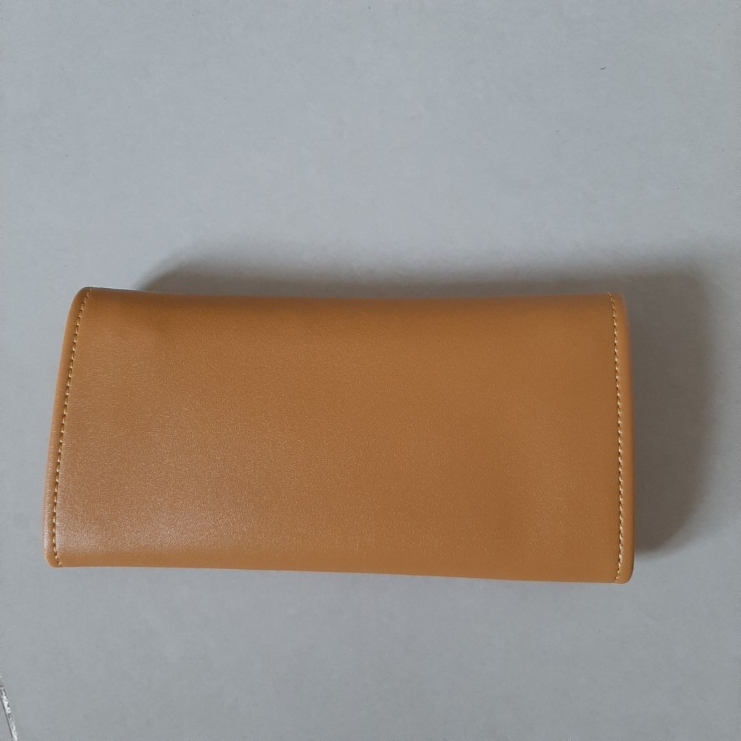 Sản phẩm đẹp, chất lượng, da rất tốt, đường may kĩ. Shop phục vụ rất tốt, phản hồi nhanh.