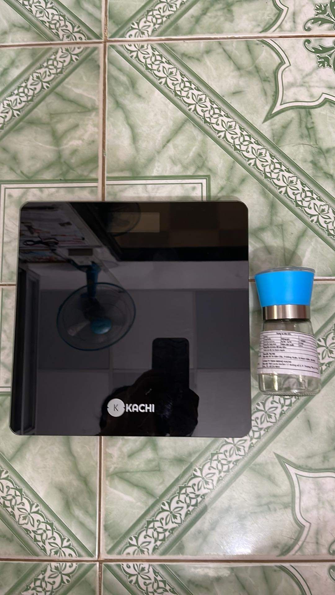 Cân thấy chính xác, ngoại hình đẹp, nhìn sang trọng. không biết về lâu dài thì có bền k nữa. Trước mắt cho 5 sao vì shop tặng thêm cối xay tiêu haha