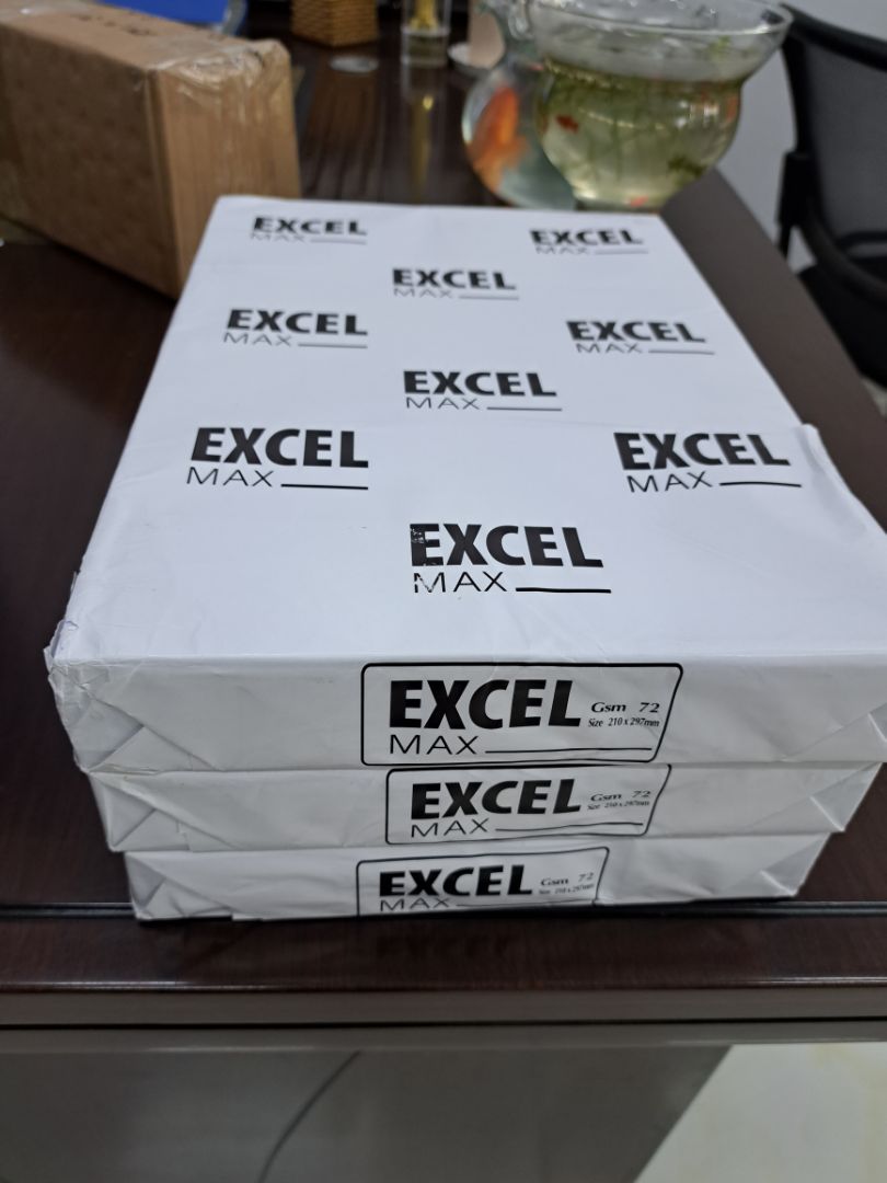 Mình mua giấy bãi bằng màu ngà, shop giao giấy trắng ,đóng gói bằng thùng, trên thùng có tem k phải tên mình, sao kỳ vậy shop, yêu cầu đổi lại gấp