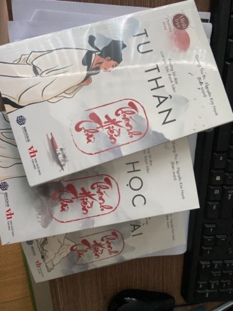 sách đẹp, đóng gói cẩn thận, giao hành nhanh
Mới đọc chương đầu thấy khá thú vị