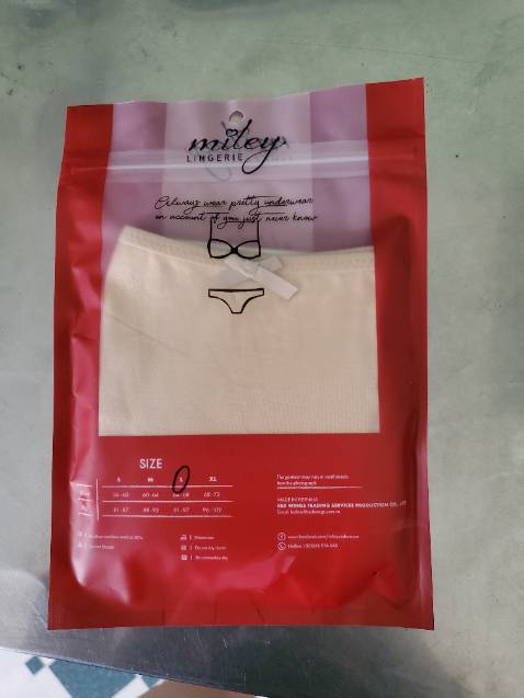 Chất liệu vải rất tốt. Vải nềm mại, mặc mát, mặc vừa, dáng đẹp. Giao đúng màu.  Đóng gói cẩn thận. Giai hàng đúng hẹn. Sẽ tiếp tục ủng hộ khi cần dùng