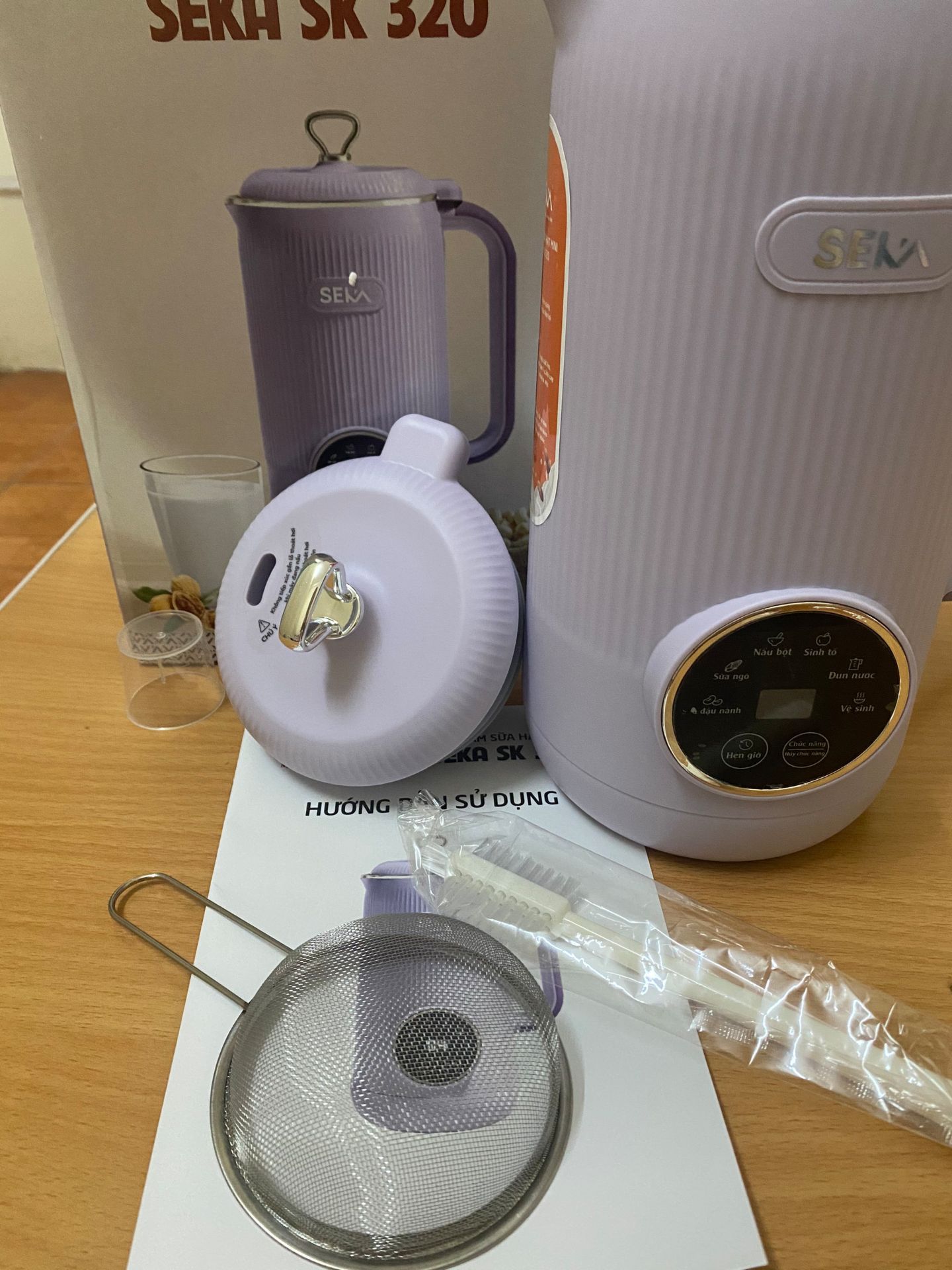 Hàng nhận đúng như mô tả. máy đẹp mình thử thấy máy chạy êm. nhiều chức năng có hướng dẫn siwr dụng rõ ràng