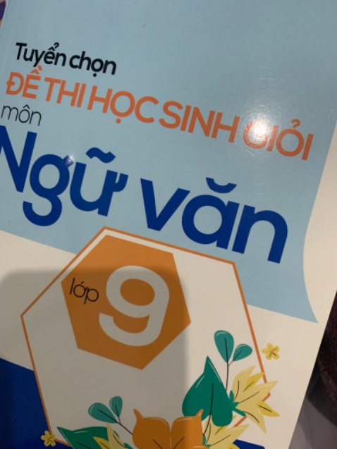 Đây là sách tuyển chọn đề thi HSG chứ không phải chuyên nha mng