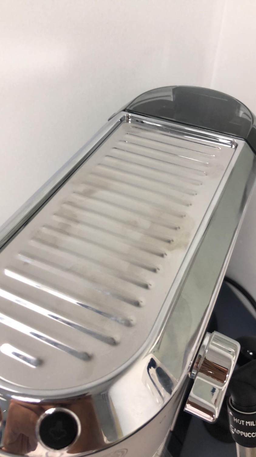 sản phẩm đặt mua bị rỉ sét và không chất lượng. Yêu cầu Tiki hoàn tiền sản phẩm.