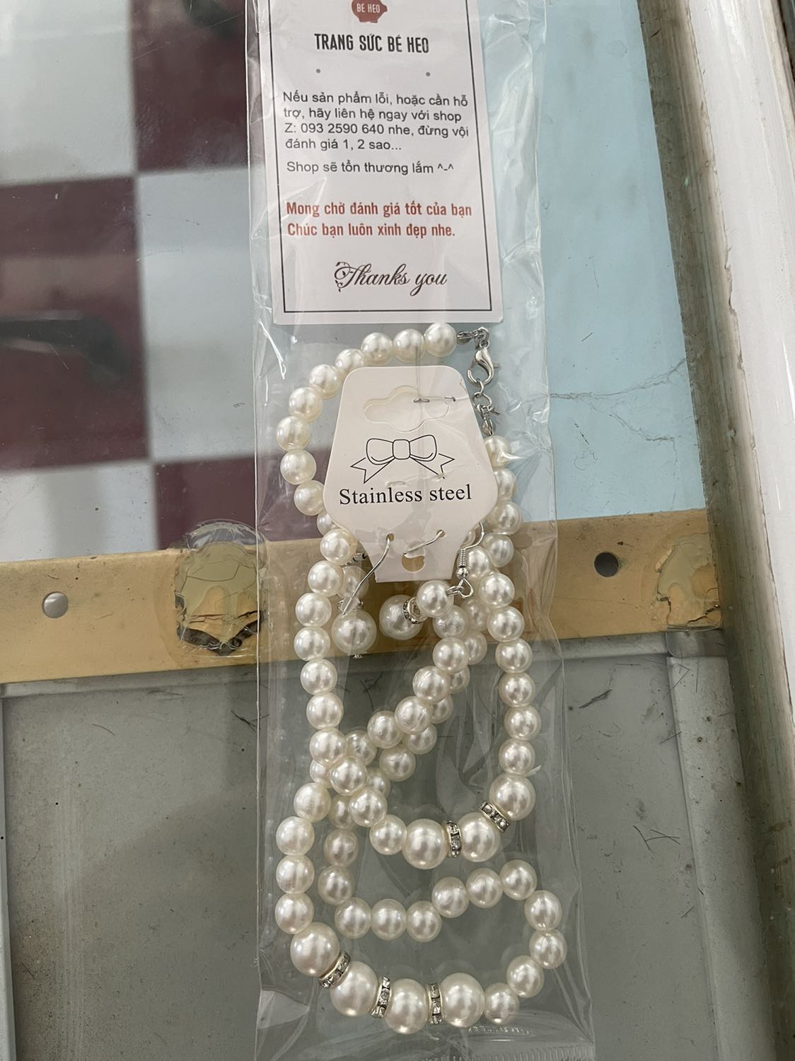 Đã nhận đc hàng , nhìn đẹp và rẻ nè. Nhưng kg biết xài có bền kg, dây có dễ đứt kg shop ?