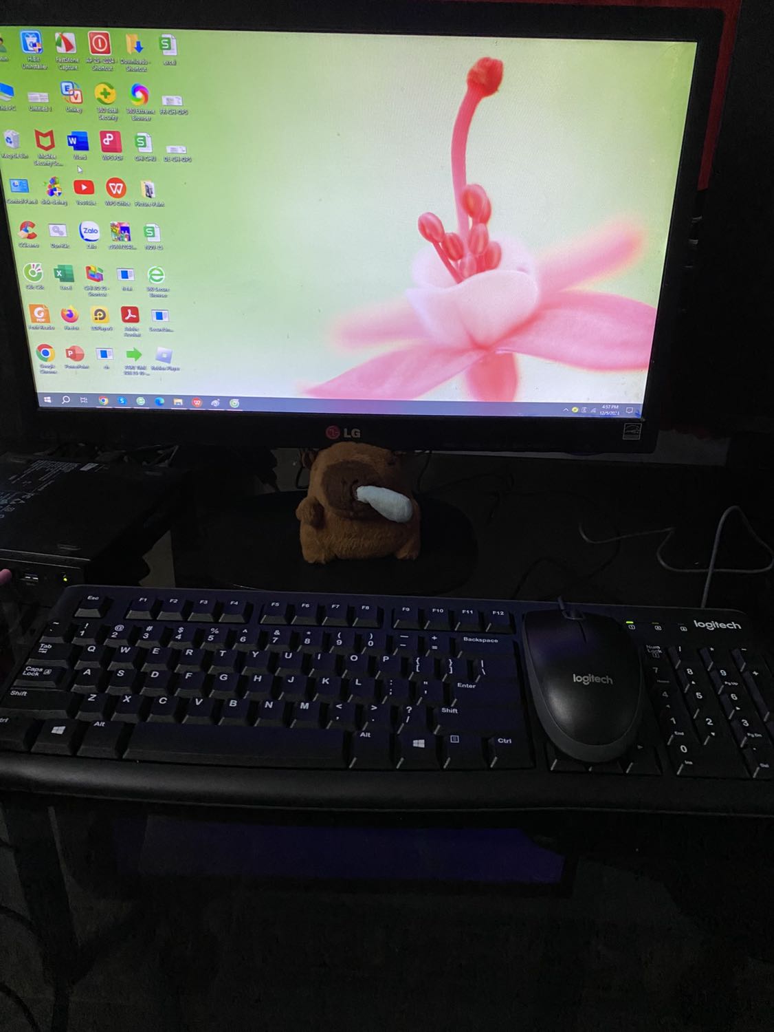 K hiểu sao đặt nhầm 2 bộ.
Bàn phím gõ êm, chuột nhạy, tiền nào của đó k đòi hỏi hơn
Tốt