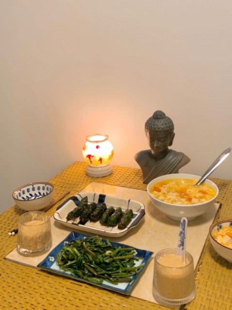 động cơ mạnh, xài rất tốt. trước mình hay tiếc tiền nhưng mình nghĩ đầu tư máy philips là chắc chắn và ko hối hận. xay khoẻ ơiii là khoẻ huhuuu mình cám ơn ạ