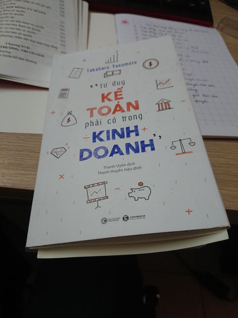 Nội dung sách dành cho ai cần tìm hiểu về tài chính doanh nghiệp một cách cơ bản nhất. Chất lượng giấy và mực in thì ổn, nhưng đóng sách tệ quá, lật đến đâu gáy sách bung đến đó. Mua sách tiki rất nhiều nhưng lần đầu gặp tình trạng này, hi vọng tiki và nhà xuất bản xem lại chất lượng lô sách này.