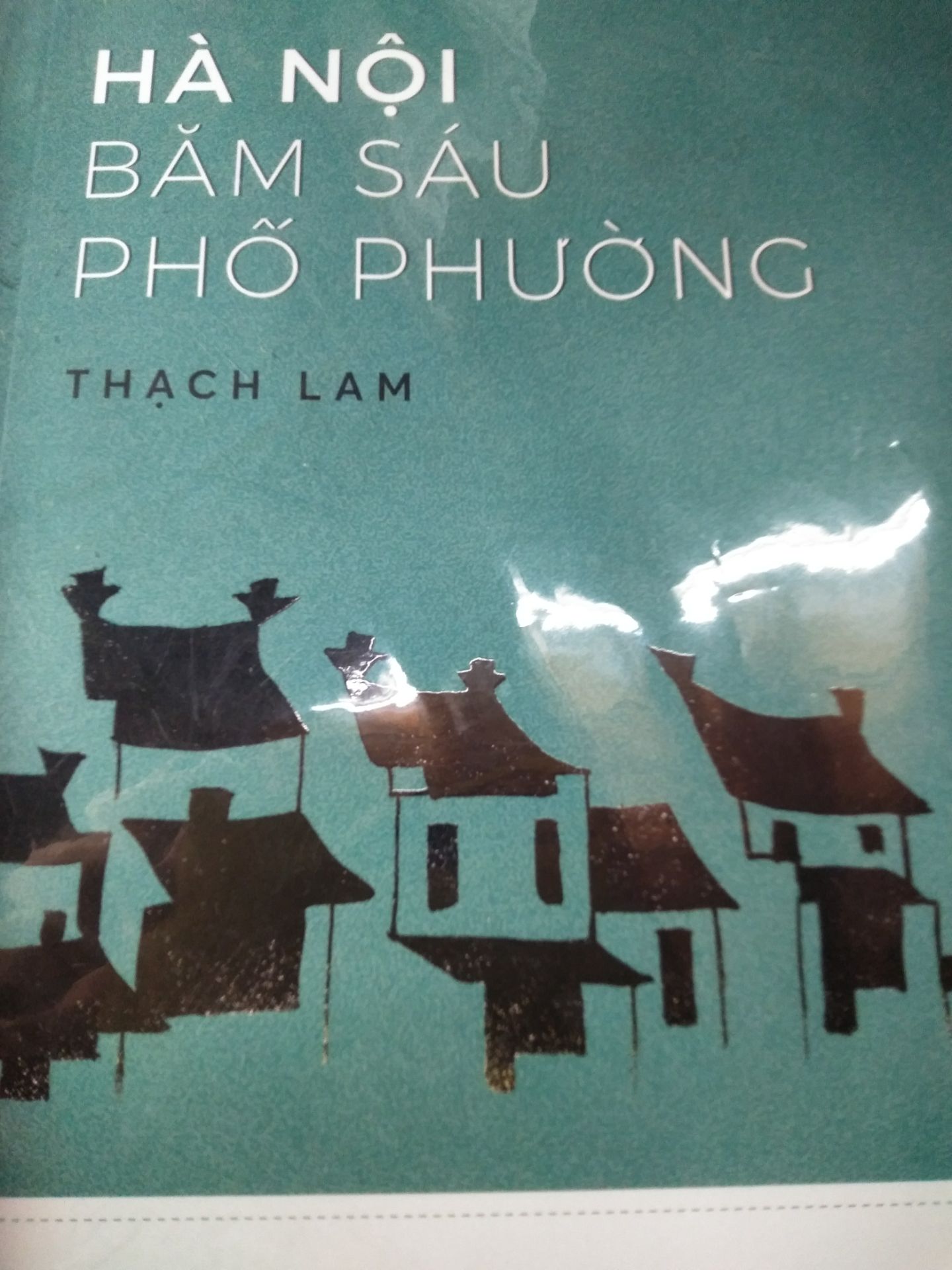 Hàng đóng gói rất đẹp . Quả nhiên người bán đã gửi gắm rất nhiều tâm tư và tình cảm trong lúc gói hàng Hộp không có dấu hiệu bị móp , chứng tỏ bộ phận vận chuyển đã nâng như nâng trứng , hứng như hứng hoa . Xin nghiêng mình cảm ơn vì tất cả