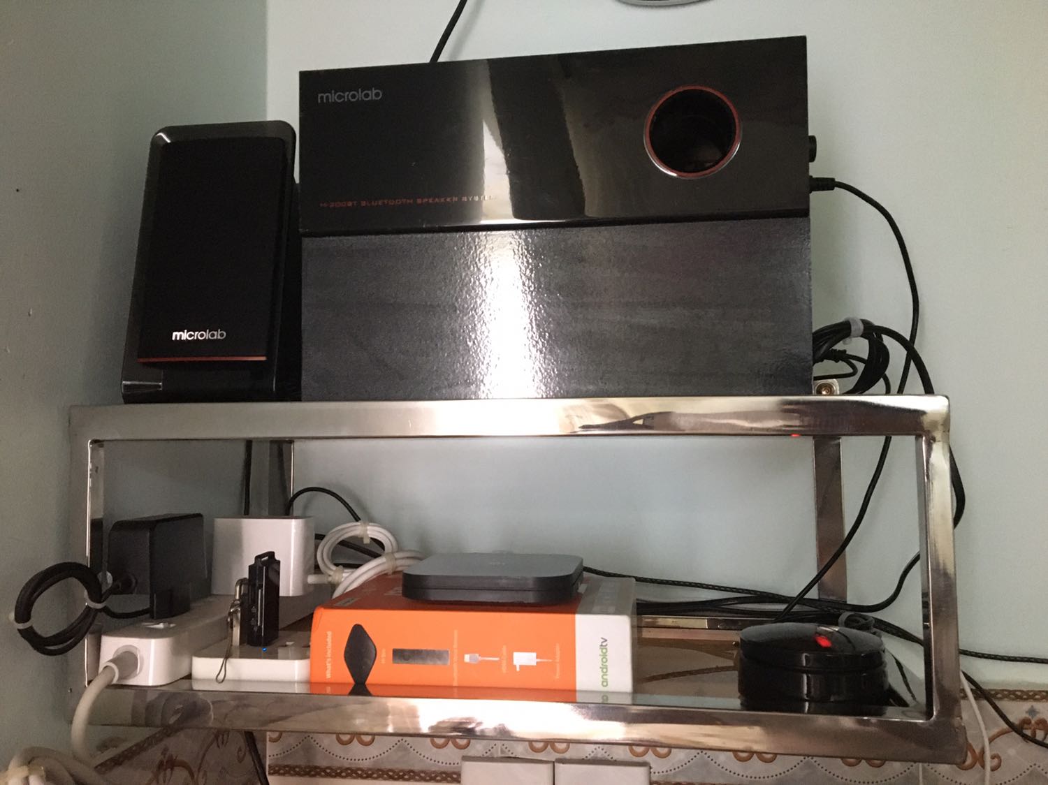 Sản phẩm tương đối ổn.kết nối bluetooth nghe hơi nhỏ,cắm jack 3.5 thì nghe to.