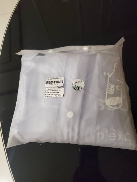 Áo mưa không như hình quảng cáo. Không cao cấp, Không đáng giá 190K