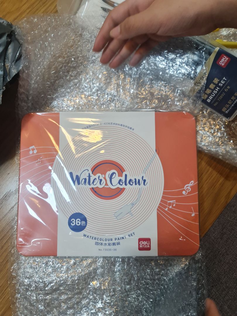 Đóng gói cực kỳ cẩn thận, phải 3 bọc màn xốp bong bóng để chống trầy, xước. 
Hàng đi từ Hưng Yên nhưng lại khá nhanh.