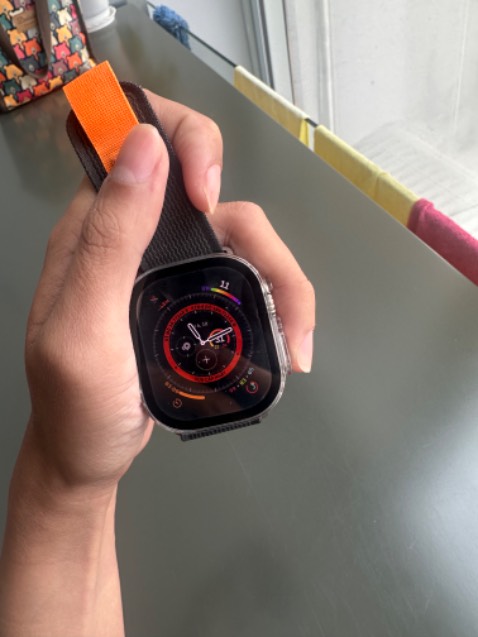 1. không biết vì lí do gì, nhưng bấm không nhạy.
2. Bị xướt nhẹ
3. Bị lem lúa, lâu không ra nhìn dơ dơ như bị bám dấu vân tay