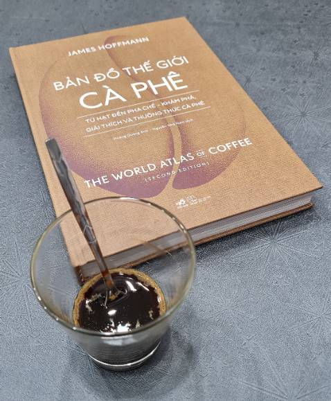 Sách in màu đẹp, cung cấp khá nhiều thông tin hứu ích về cà phê.