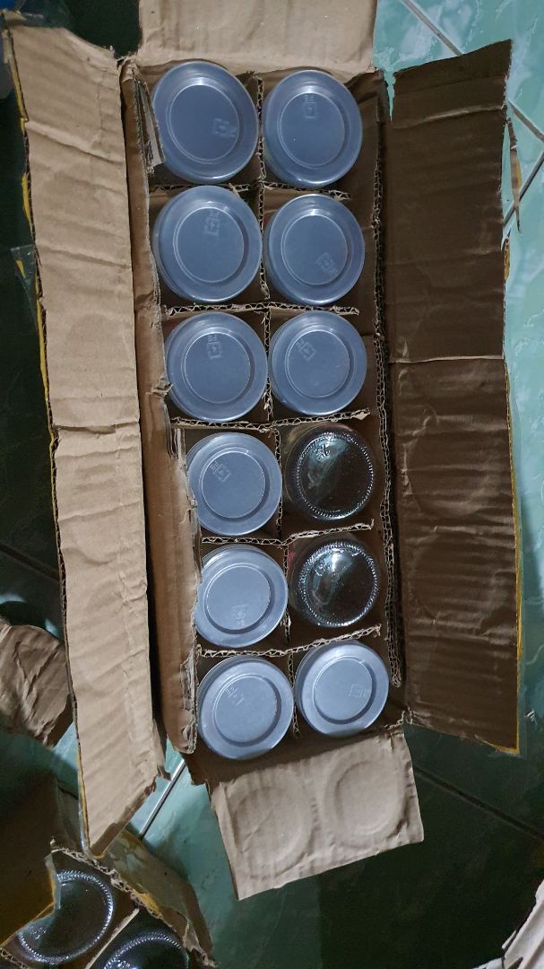 Hủ tương đối tốt trong tầm giá, nắp hộp khá lỏng lẻ, đóng gói nên gia cố thêm nữa thì hay hơn vì vận chuyển khá ẩu, như hình là bị bể 2 hủ